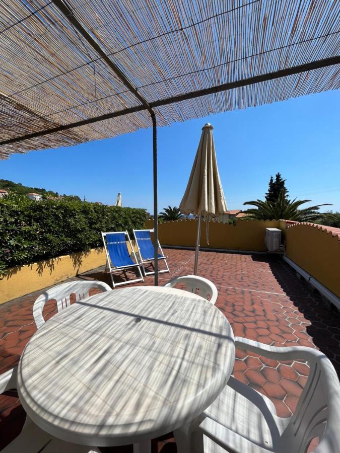 Residence Pian Dei Boschi Pietra Ligure Exterior foto